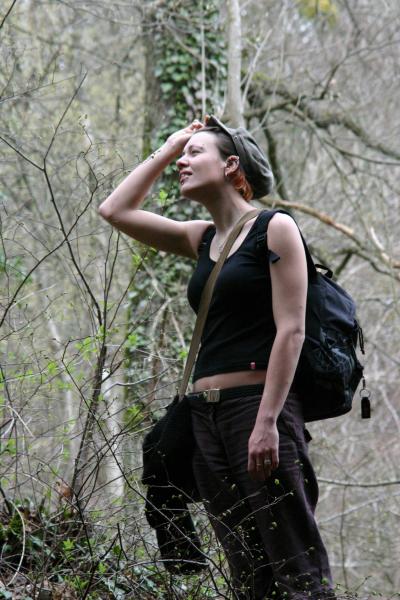 voila ninie dans les bois elle alaire perdue nn? mais nn elle c se quelle fait haaa tes trop sympa j'te kif trop tes trop sympa bizzzz jtdjtd